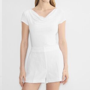 Aritzia Limitless Short Mini in Cruiselinen White (size 6)